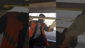 Регулировка тормозных рычажный передачи грузовых вагонов.