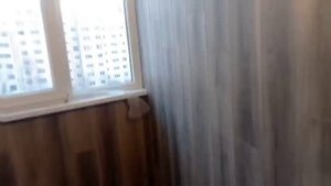 Отделка балкона ламинатом.
