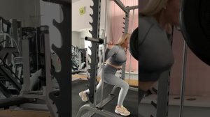 ПООЧЕРЕДНЫЕ ВЫПАДЫ В ТРЕНАЖЕРЕ СМИТА