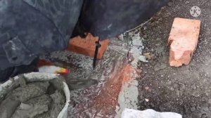 Кладка и разметка цоколя в 1.5 кирпича, с эркерами. Строительство, начало дома