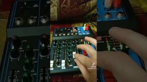 Микшерный пульт YAMAHA MG04BT