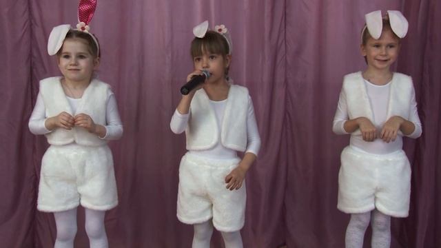 "Три веселых зайчика" - "Карамелька".mp4