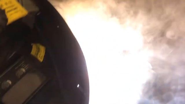 Электрод варит сам! ШОК! Сварка электродом Real mig 200. Electrode welds itself! Russian welding. смотреть онлайн