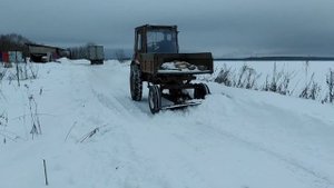 т 16 чистит снег