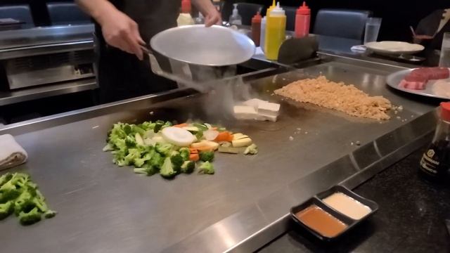 ЯПОНСКАЯ КУХНЯ В КАНАДЕ! HIBACHI! #жизньвканаде