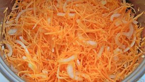 Жареные баклажаны с морковью, луком и чесноком на зиму