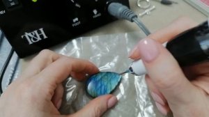 СВЕРЛЮ ОТВЕРСТИЕ В КАМНЕ.