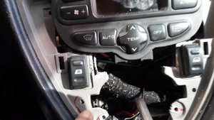 instalação multimidia 2 din xsara picasso parte 2(2)
