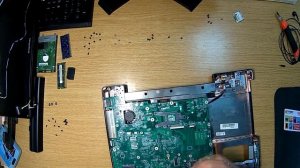 Как разбрать и собрать eMachines (Acer) E728.