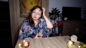 Уже волнуетесь? А выйдет ли дочь замуж?