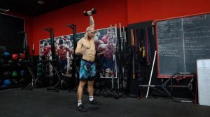 Дьявольские жимы одной гантели | Демонстрация