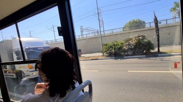 Едем с Аэропорта Адлер в цент Сочи на железнодорожный вокзал на автобусе. смотреть онлайн