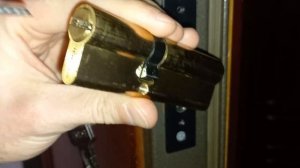 Как ЗАМЕНИТЬ внутренность ЗАМКА под Новый Ключ Личинку, Секрет, Цилиндр