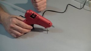 Пистолет клеевой или термопистолет. Как он клеет?