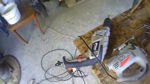 Полка для инструмента из подручных материалов