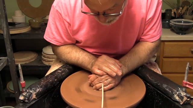 Throwing an Egg Baker Demonstration смотреть онлайн