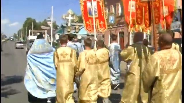 Крестный ход в престольный праздник Тихвинского собора в Данкове смотреть онлайн