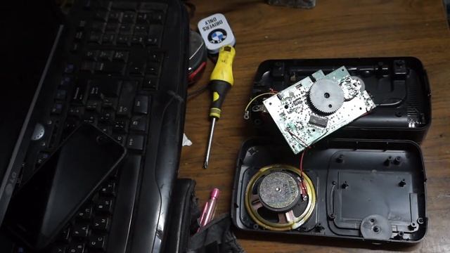 ремонт радиоприёмника kipo гудит а звука нету... почему? разберёмся! смотреть онлайн