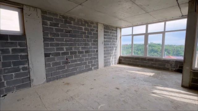 БОЛЬШОЙ ДОМ С ПАНОРАМНЫМ ВИДОМ НА МОРЕ С КАЖДОГО ЭТАЖА, С БАССЕЙНОМ И ЭКСПЛУАТИРУЕМОЙ КРОВЛЕЙ. Обзо