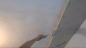 Как снять водоэмульсионную  краску с потолка