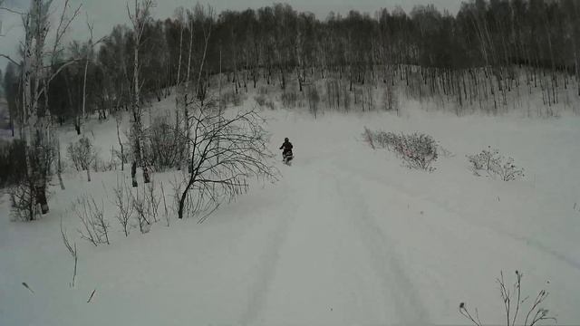 ставим гусеницу на KTM 300EXC TPI snowbike и тестим первый раз перевернулся на сноубайке смотреть онлайн