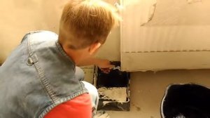 Демонтаж радиатора(батареи отопления) за две минуты.