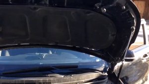 Газовый упор капота Kia rio 3 - зазоры.