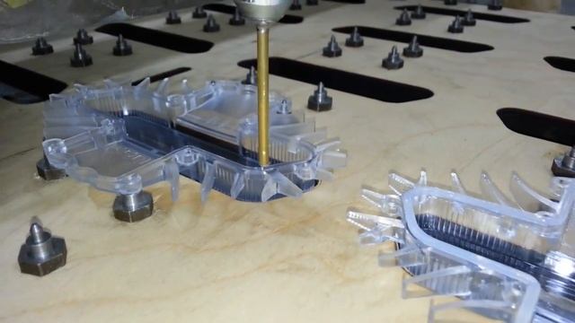 Работа станка заливающего силиконовый уплотнитель смотреть онлайн