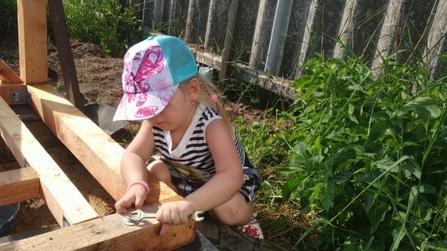 Крутим гайки анкера в туалете смотреть онлайн