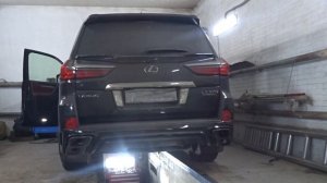Разводка выхлопной системы на Lexus LX570. Установка спортивного глушителя