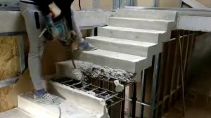 Демонтаж бетонной лестницы