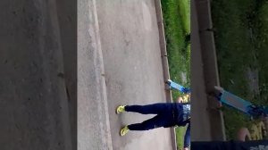 Ломаем трюковой самокат .......