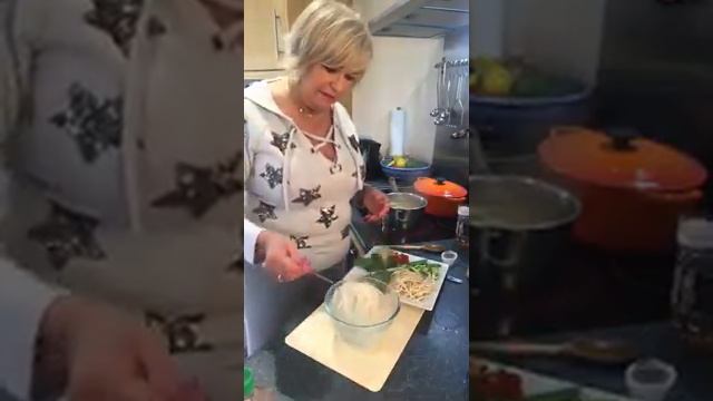 PHO VIETNAMESE SOUP смотреть онлайн