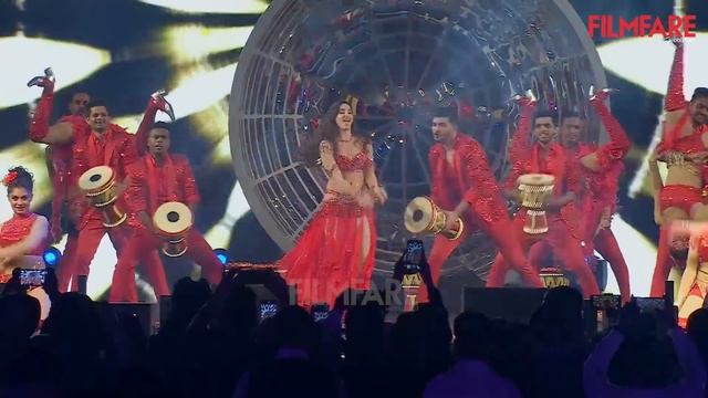 Nora Fatehi dance performance смотреть онлайн