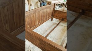 деревянная кровать под старину мастерская колос