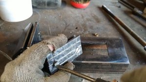 Станочные тиски из Швеллера / DIY Homemade Vise!