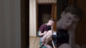 Пранк от родителей. Побрили налысо. Смешно.