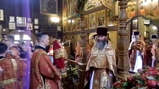 Архиерейская Литургия. Престольный праздник 06.05.2017. Фрагмент 1. смотреть онлайн