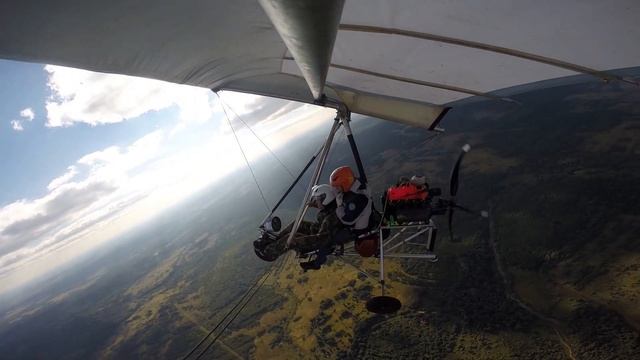 дельталёт в облаках Лёшка и Андрей день авиа 2015