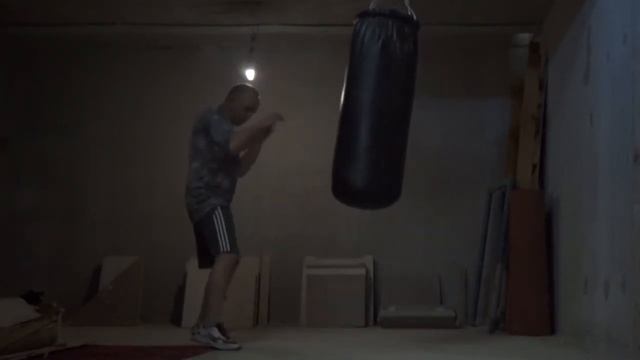 Стандартный боксёрский мешок 90 см вес 40-45 кг. смотреть онлайн