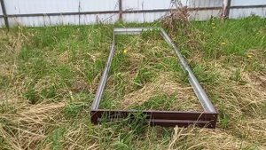 И снова дача) Ставлю грядки для клубники и зелени.