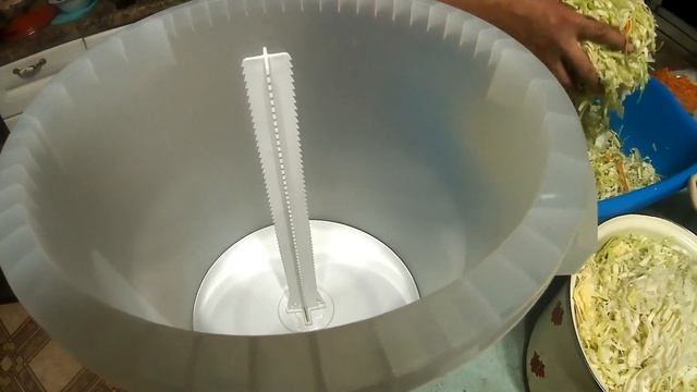 Квашеная капуста с хрустом к вашему столу за 3 дня. смотреть онлайн