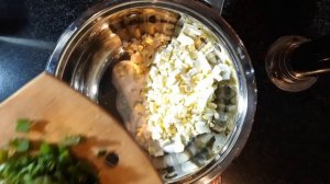 пирог с капустой ,яйцом и зеленью.Сочная начинка и хрустящая корочка