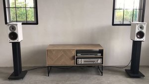 Luxman L-2 Amplifier with Dali Spektor 2 Speaker