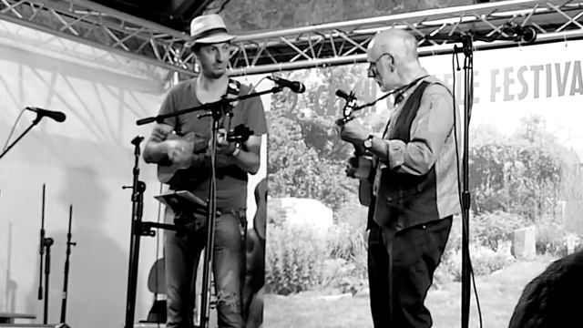 BLUE MOON - Czech Uke Fest 2014 смотреть онлайн