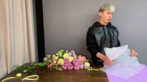 СБОРНЫЙ БУКЕТ ИЗ РОЗЫ, КУСТОВОЙ РОЗЫ, КУСТОВОЙ ХРИЗАНТЕМЫ, АЛЬСТРОМЕРИИ И МАТТИОЛЫ
