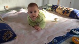 Чем занять ребёнка в 6 месяцев