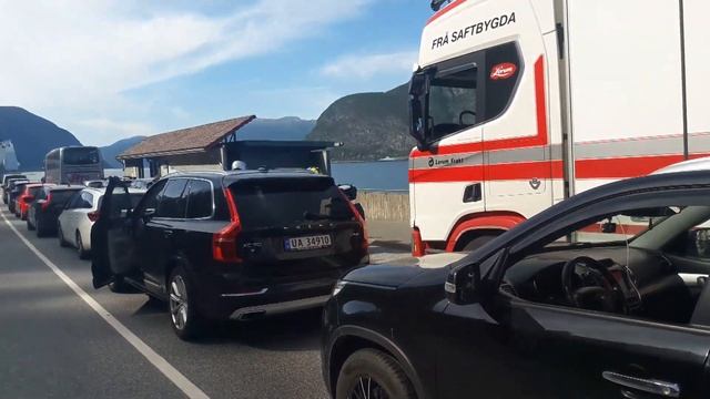 #6 В Норвегию на автомобиле.  Водопад Tvendefossen ,  Сагнефьорд , Sognefjorden Кемпинг у ледника.