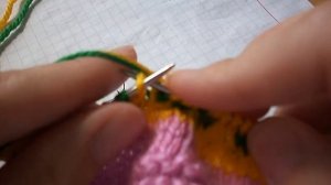 Двухцветное вязание без перетяжек МК (спицы)