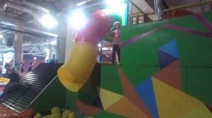 👍 Детский ВЛОГ! Первый раз в Батутном парке!  Батутный центр "ОТРЫВ"!